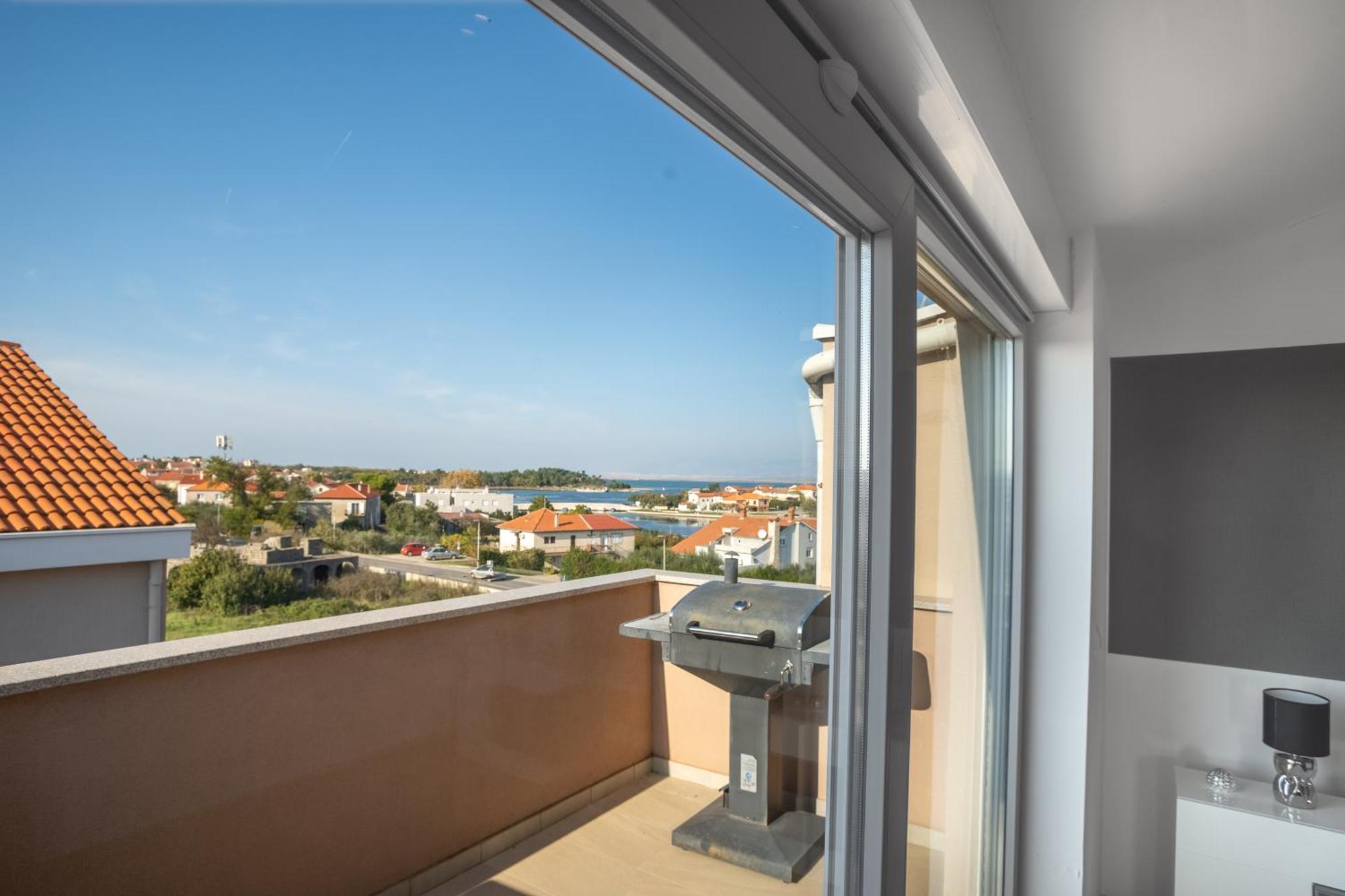 Dukat Apartman Nin Kültér fotó