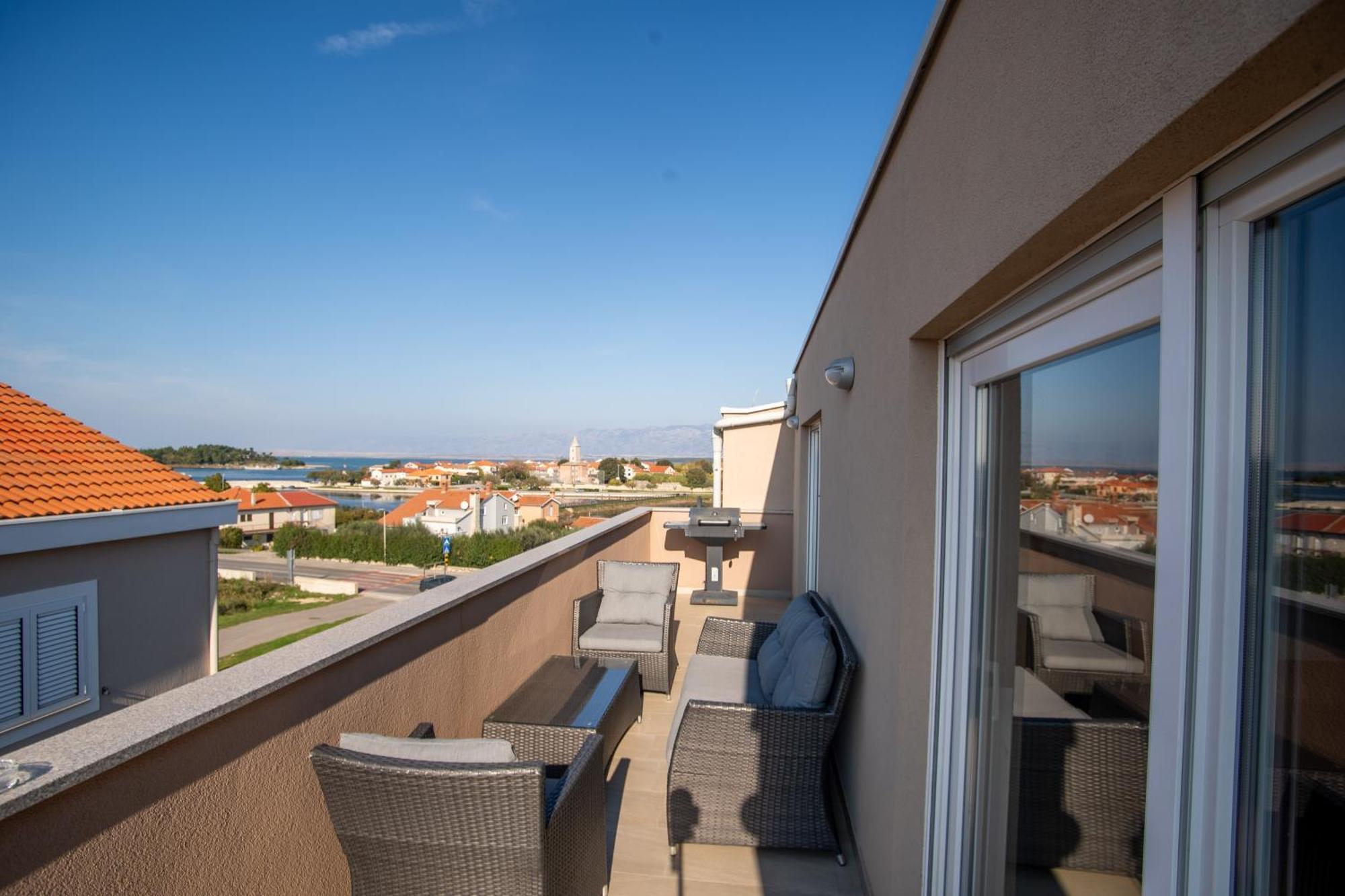 Dukat Apartman Nin Kültér fotó