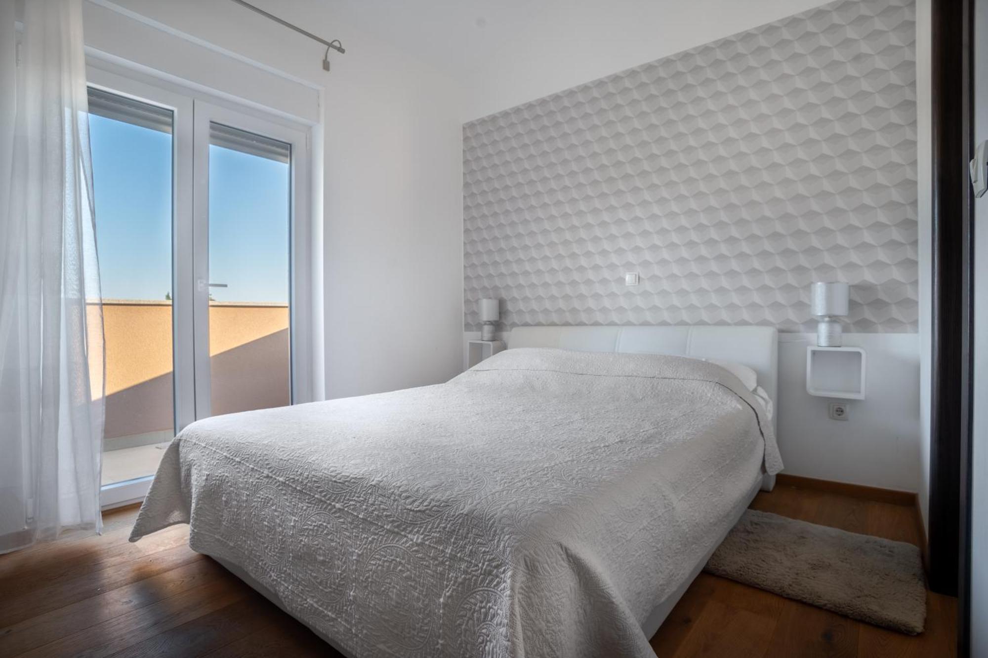 Dukat Apartman Nin Kültér fotó